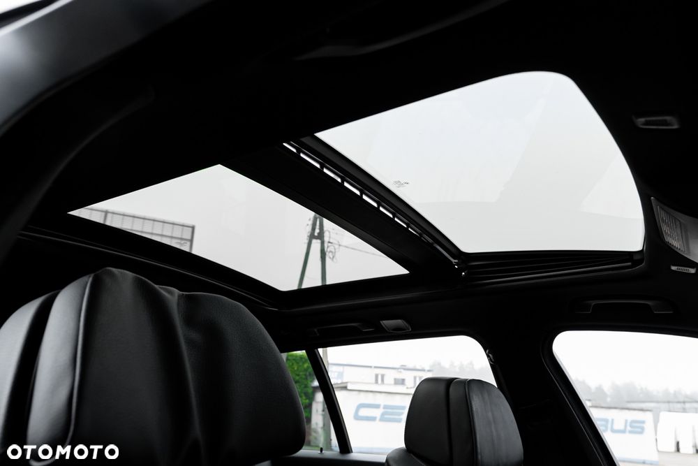 BMW Seria 5 M550d xDrive - 28