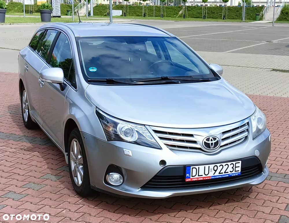 Toyota Avensis 2.0 Style MS - 19