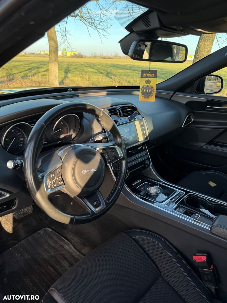 Jaguar XE 20d Aut. R-Sport - 12