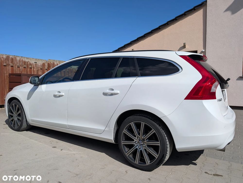 Volvo V60 D3 Geartronic Summum - 9