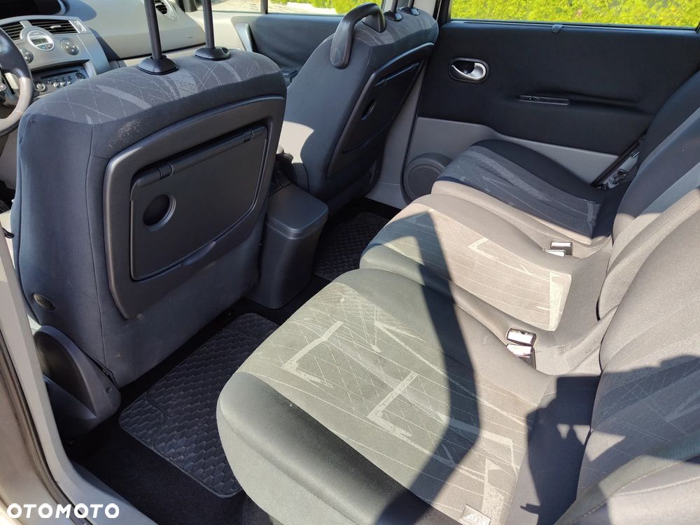 Renault Scenic 2.0T Luxe Expression - 12
