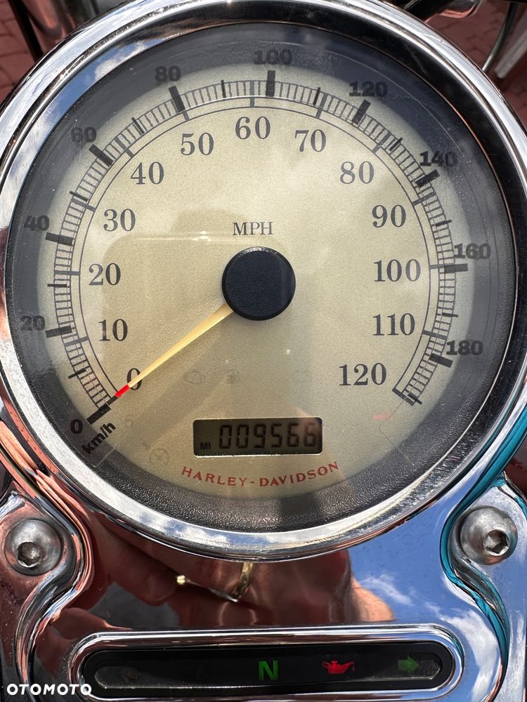 Harley-Davidson Dyna Super Glide - 12