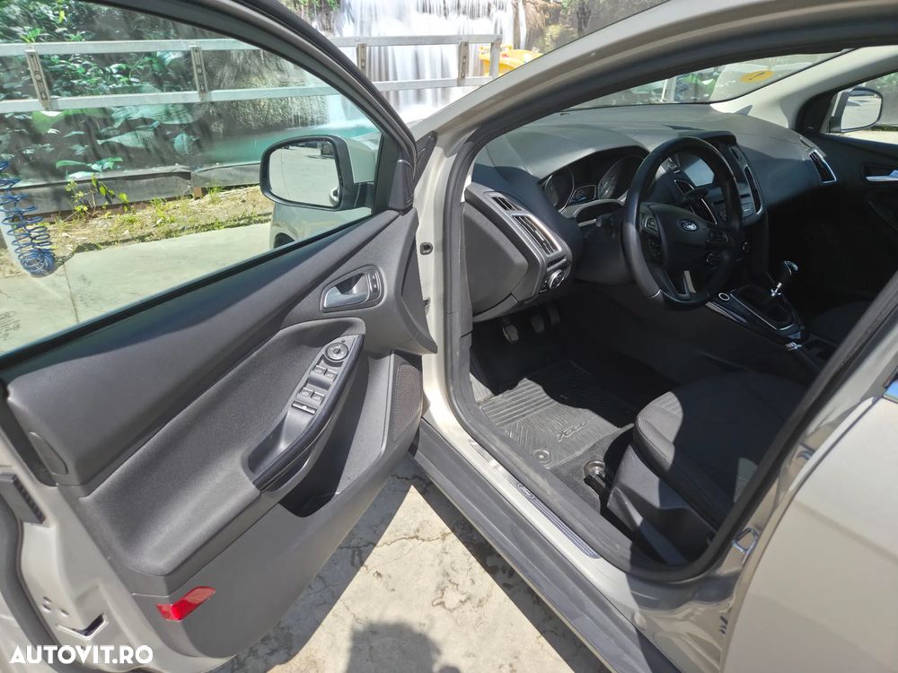 Ford Focus 1.0 EcoBoost Titanium - 16