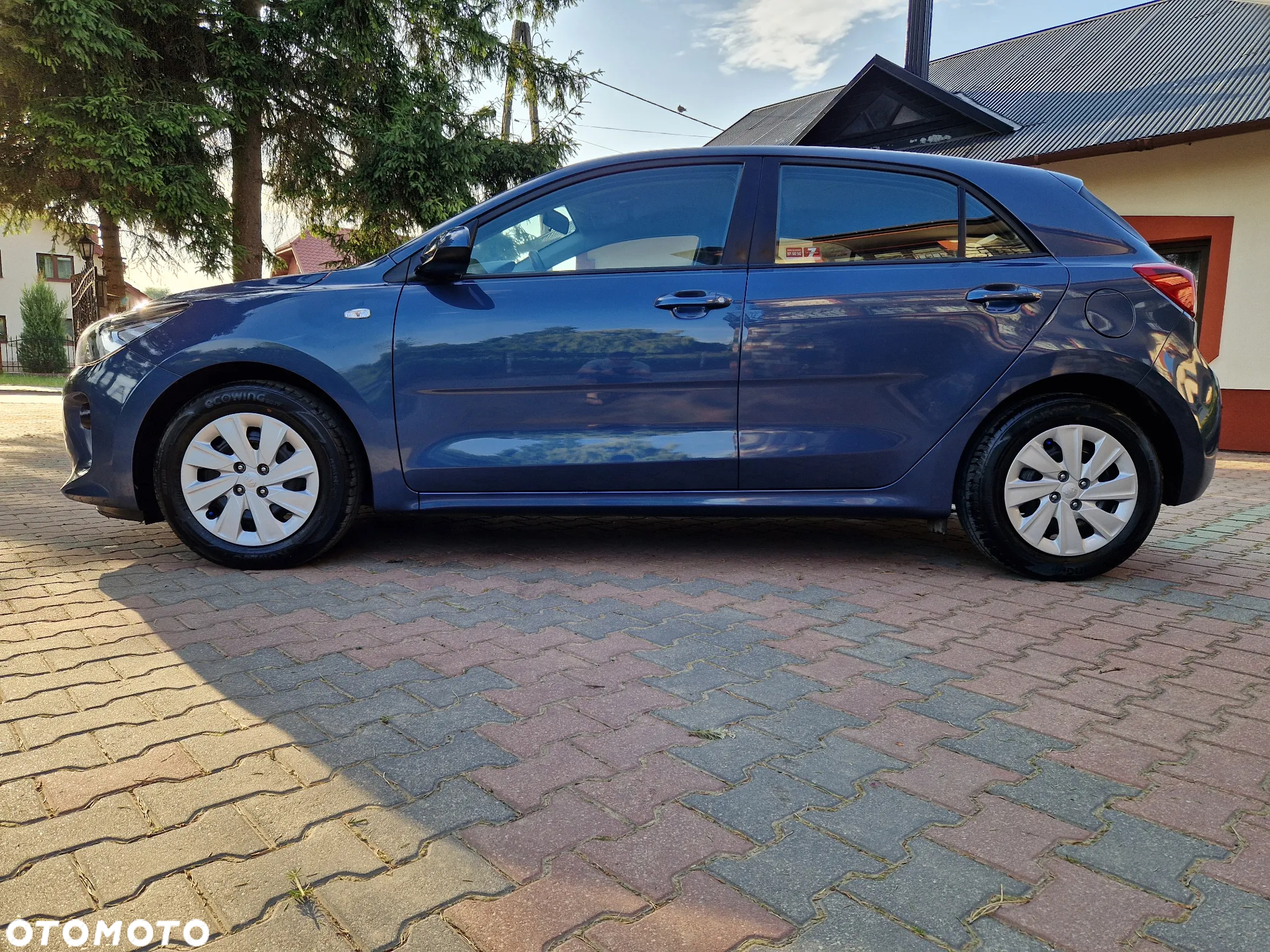 Kia Rio 1.2 L - 4