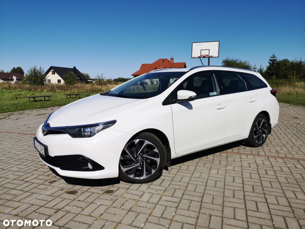 Toyota Auris 1.4 D-4D Premium - 2