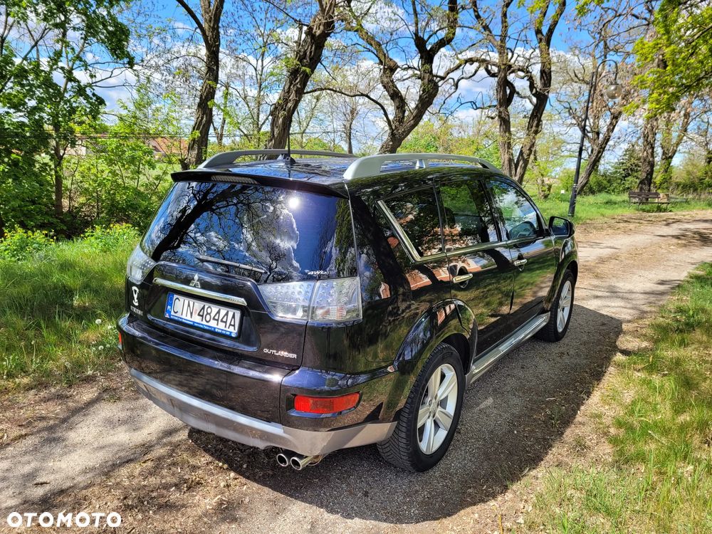 Mitsubishi Outlander - 4