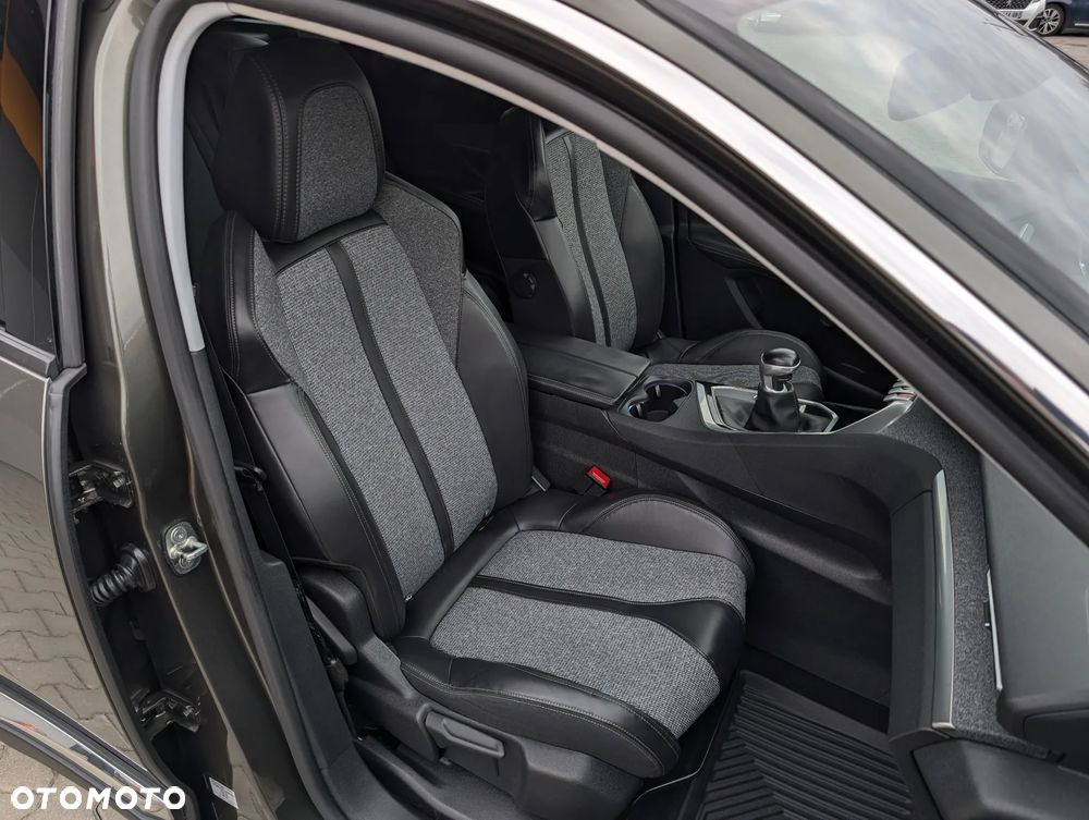 Peugeot 3008 PureTech 130 Stop & Start GPF Allure - 37
