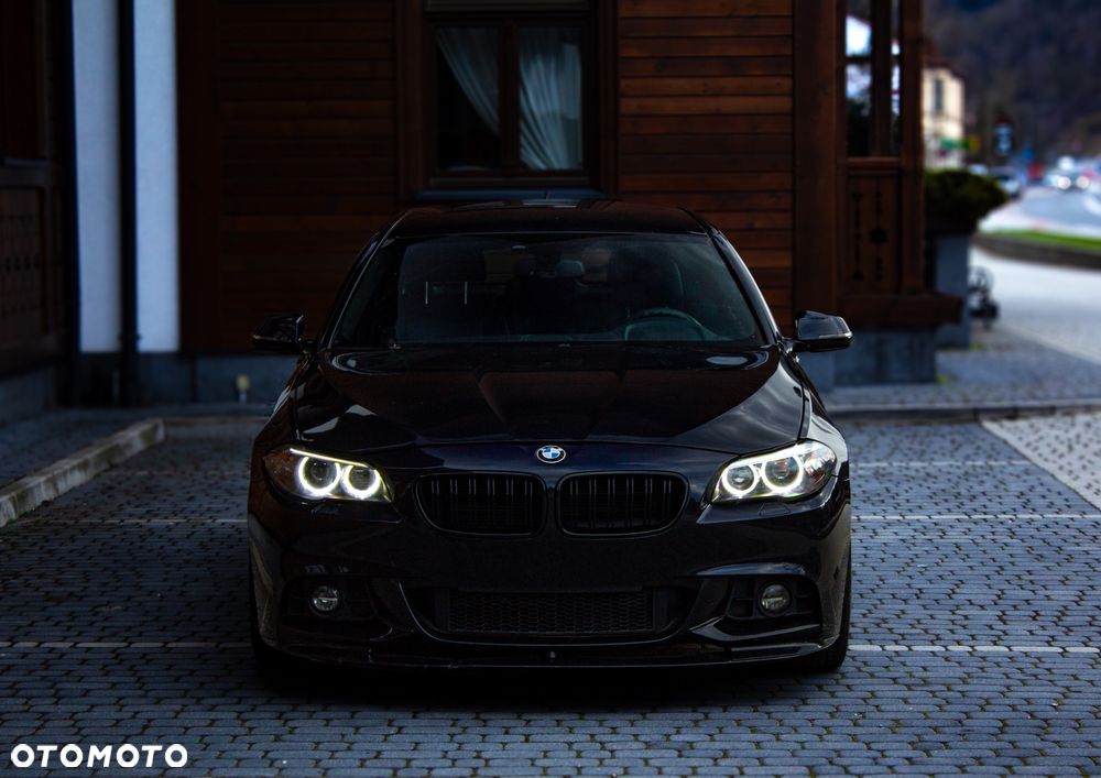 BMW Seria 5 525d xDrive - 2