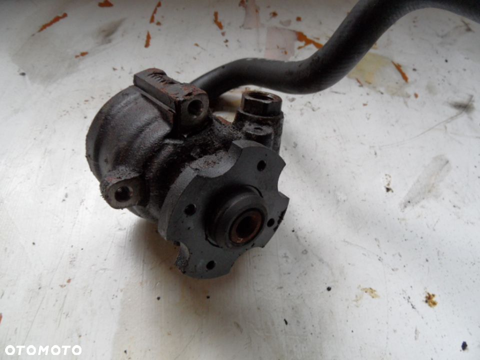 POMPA WSPOMAGANIA LAGUNA II 3.0 V6 - 1