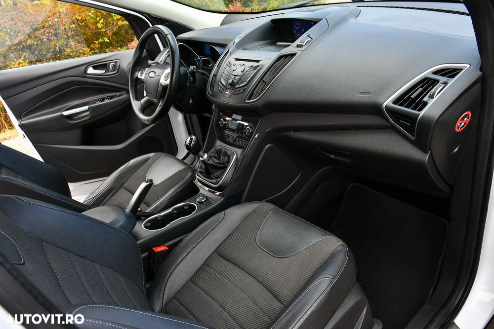 Ford Kuga 2.0 TDCi 2x4 Titanium - 19