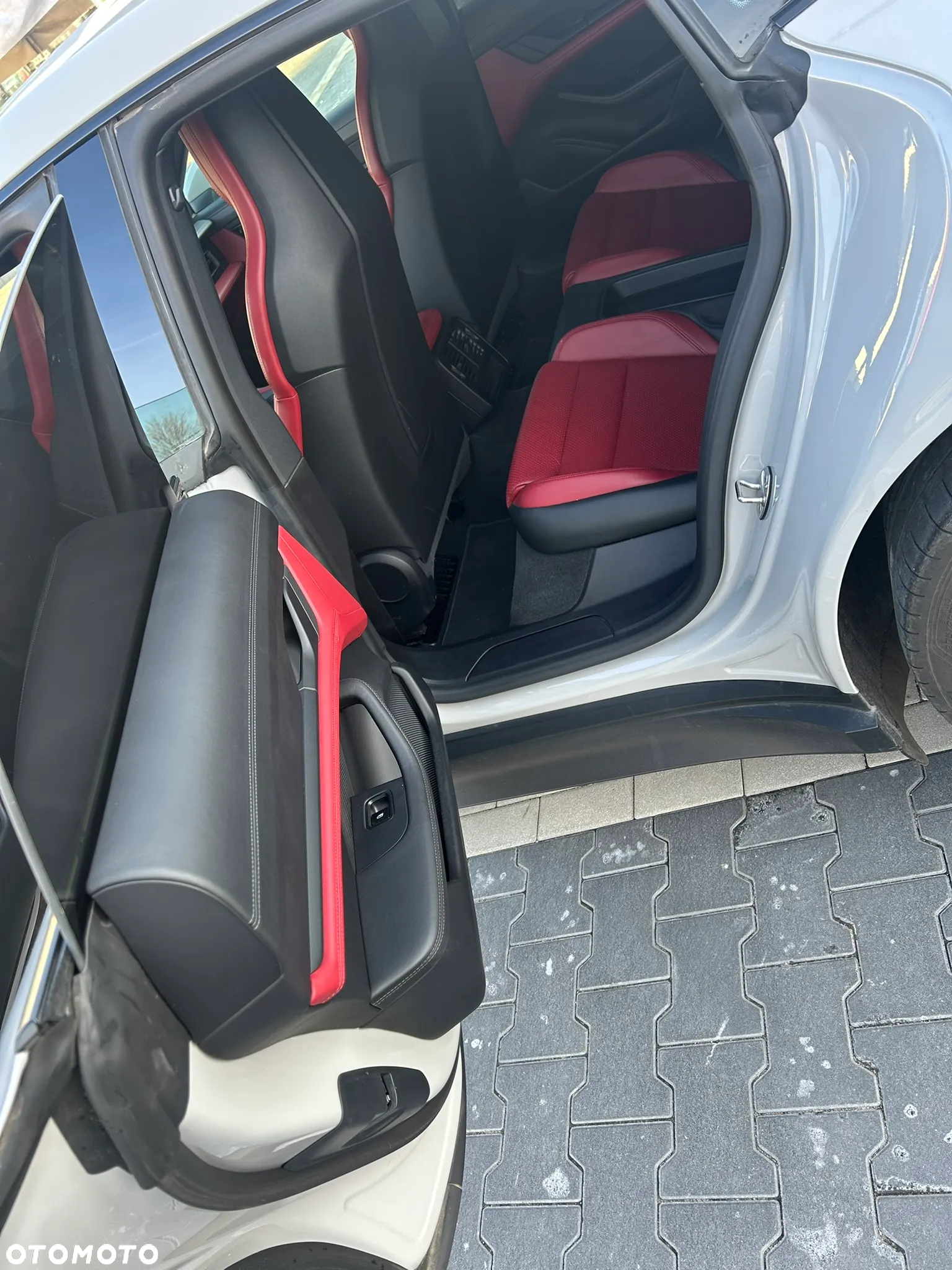 Porsche Taycan Performance Plus - 33