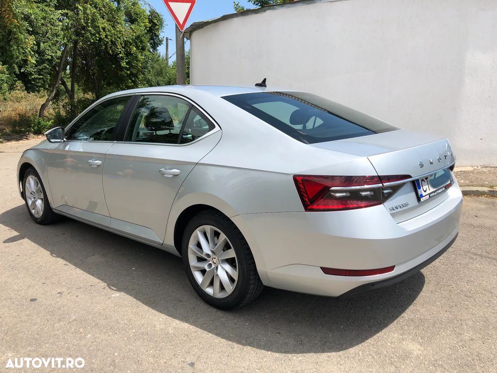 Skoda Superb 2.0 TDI DSG Ambition - 2