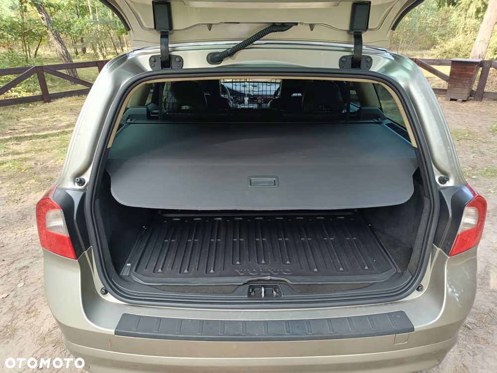 Volvo V70 2.0D Summum - 18
