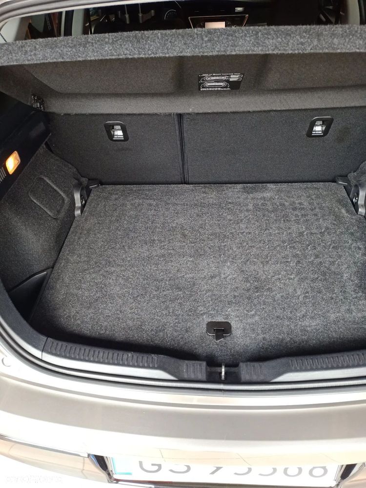 Toyota Auris 1.33 Dual-VVT-i START Edition - 32