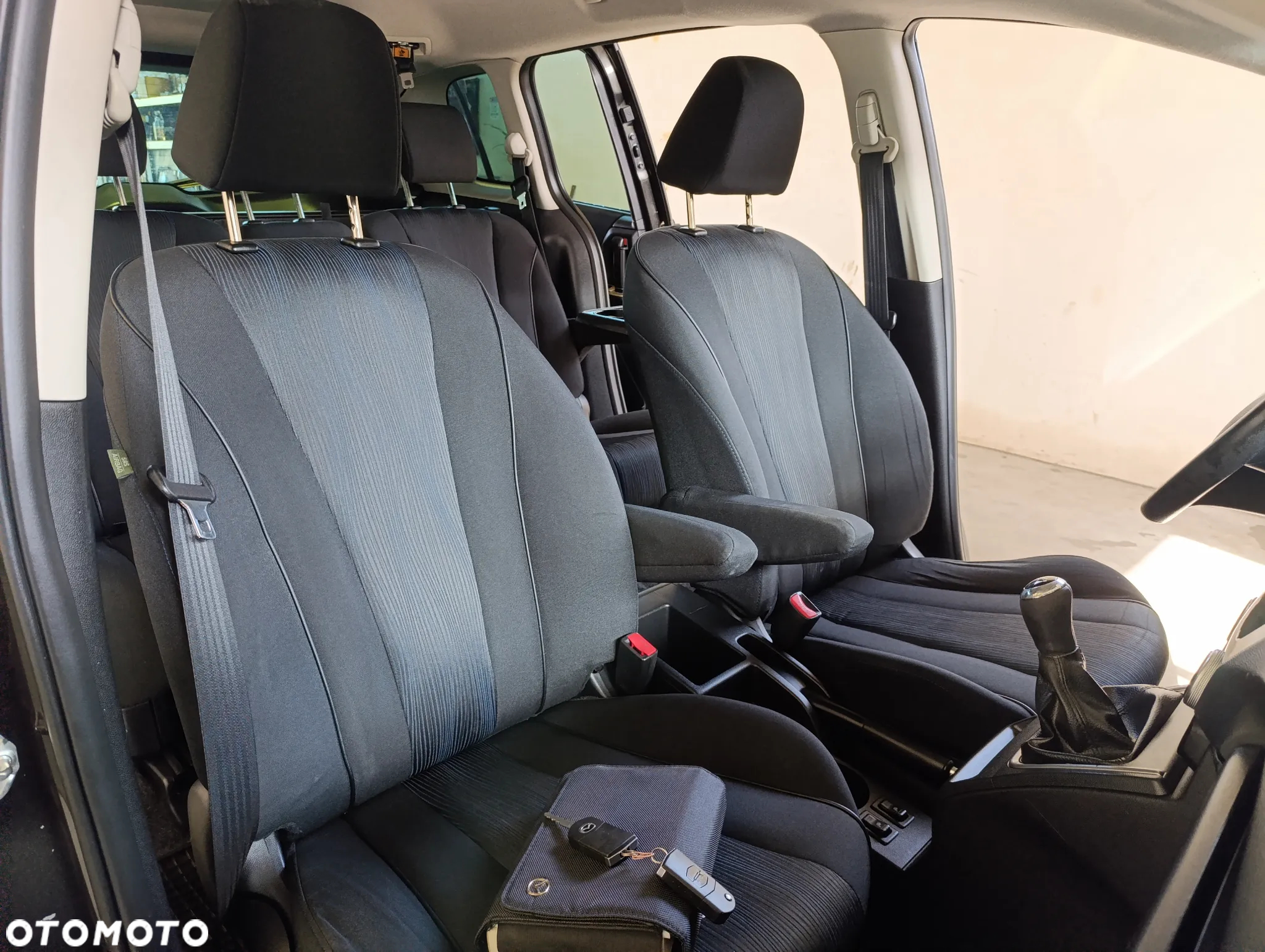 Mazda 5 1.6 CD Navi + - 30