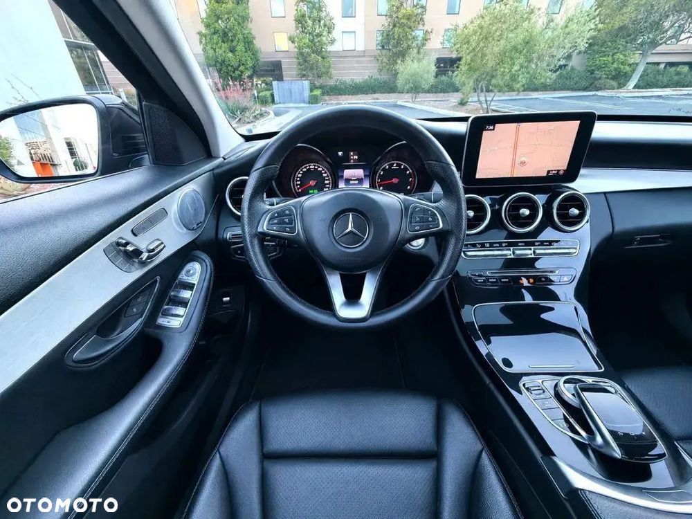 Mercedes-Benz Klasa C 300 7G-TRONIC AMG Line - 14