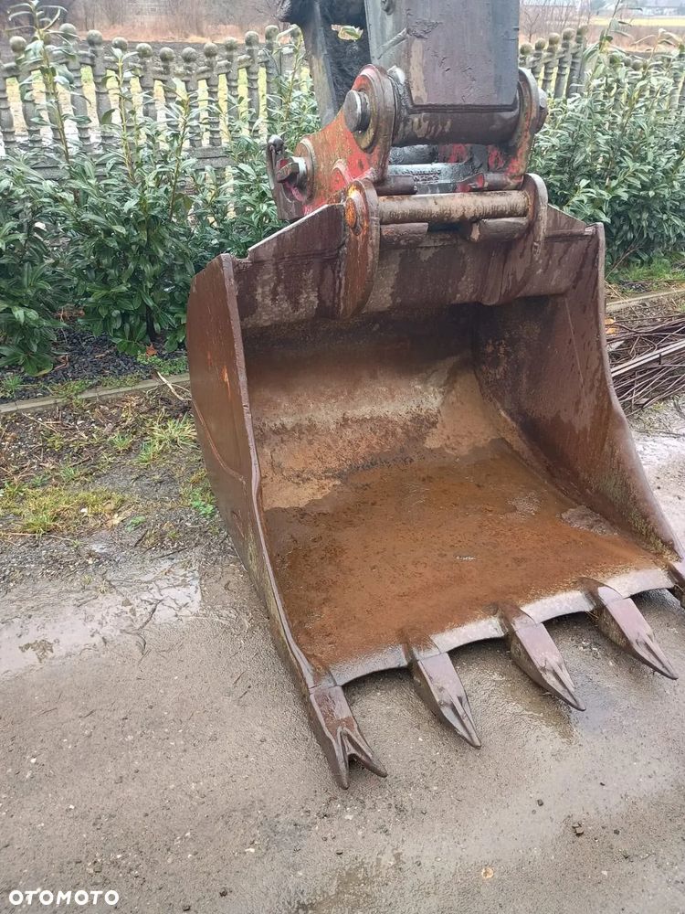 Volvo EC240 BNLC - 9