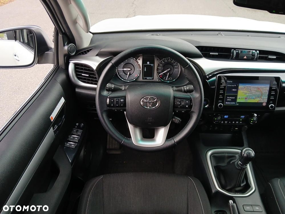 Toyota Hilux 2.8 D-4D Double Cab SR5 4x4 - 28