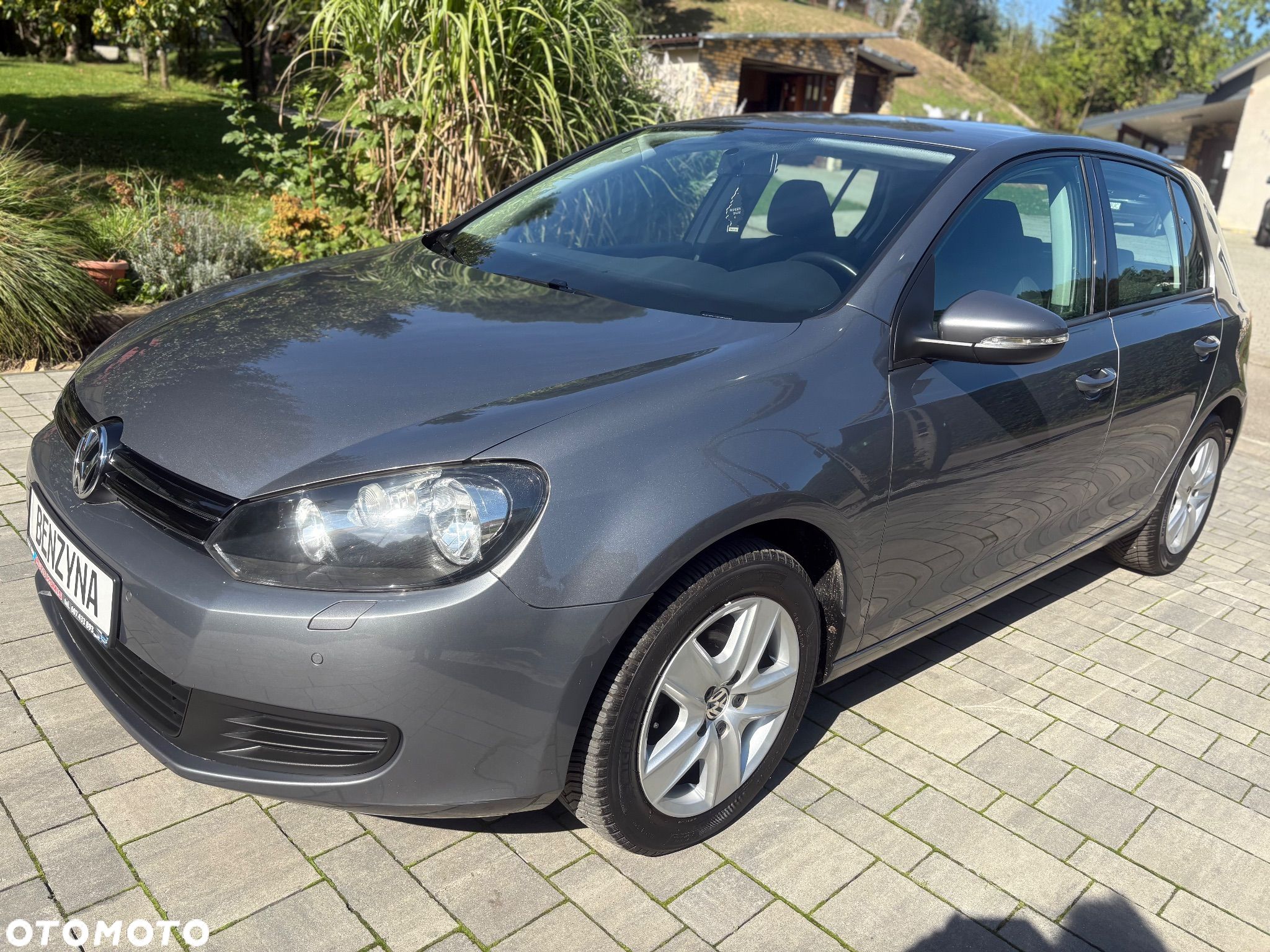 Volkswagen Golf - 1