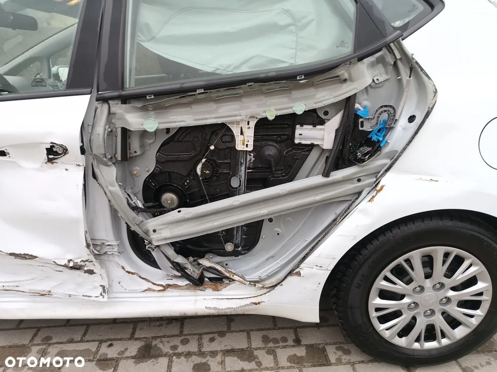 Kia Ceed 1.4 CVVT ISG Dream Team Edition - 19