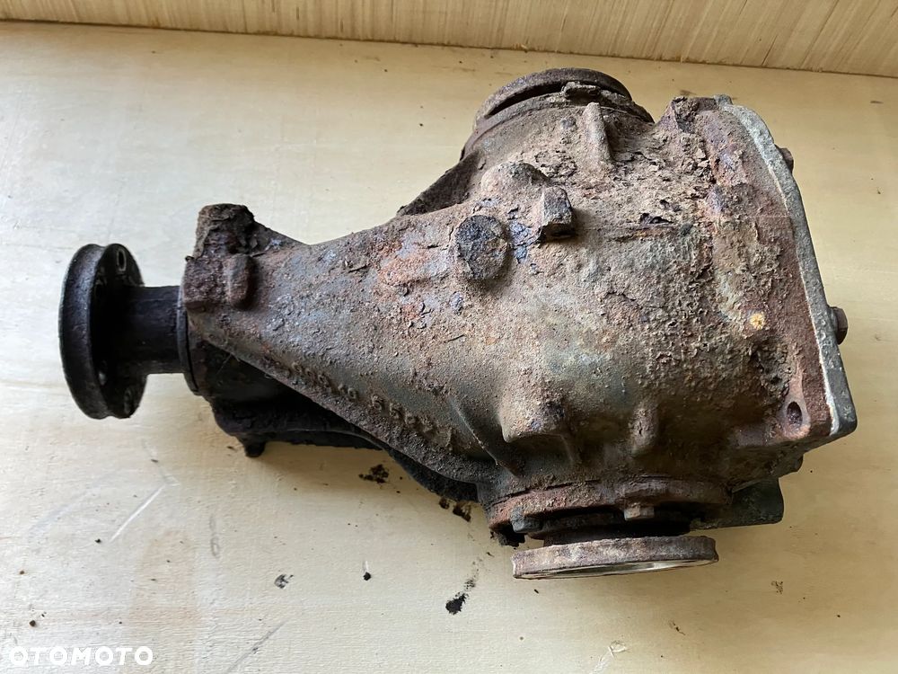 DYFER BMW E32 V8 M60 730i DYFERENCJAŁ 3,23 - 10