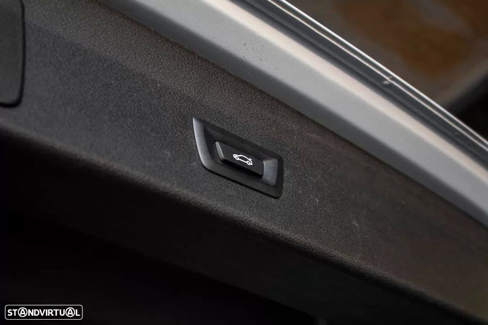 BMW X1 16 d sDrive Auto - 31