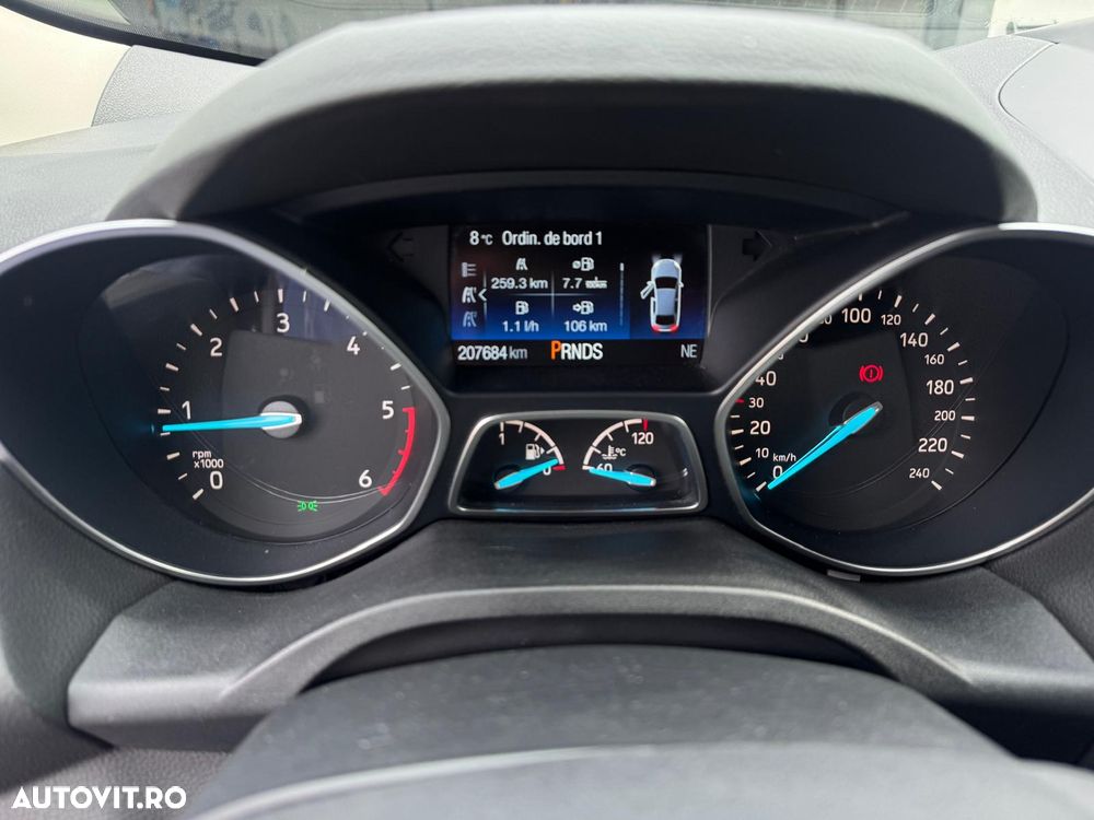 Ford Kuga 1.5 TDCi 2x4 Aut. Trend - 11