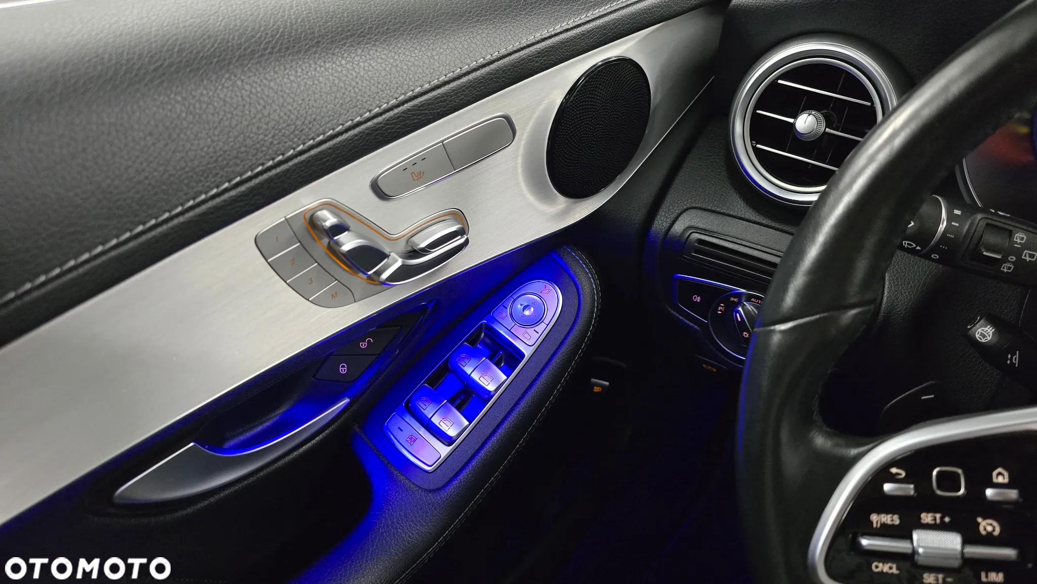 Mercedes-Benz GLC 300 de 4Matic 9G-TRONIC AMG Line Plus - 26