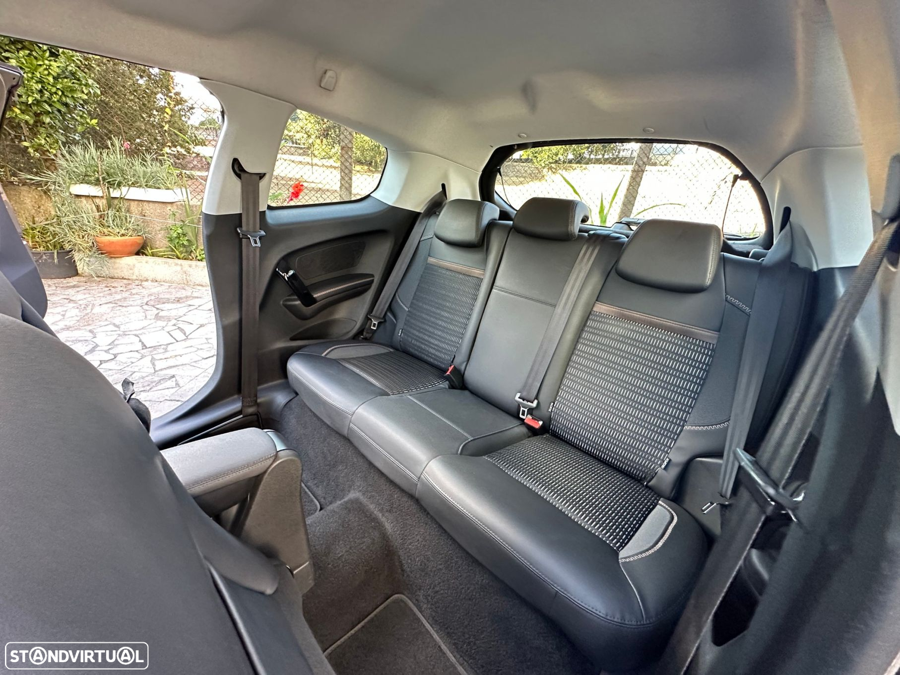 Peugeot 208 1.2 VTi Allure - 18