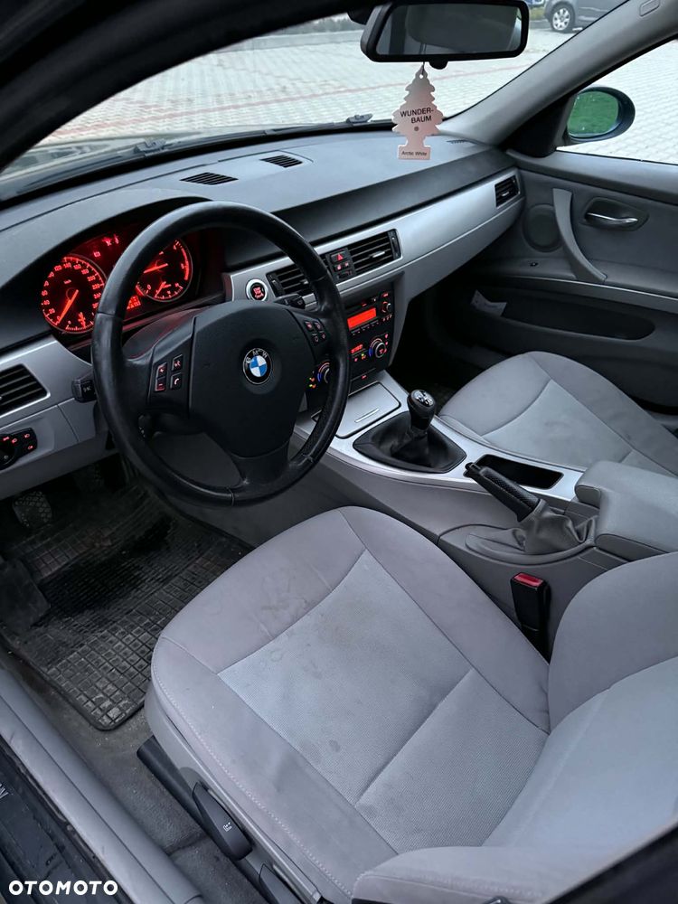 BMW Seria 3 318d DPF - 6