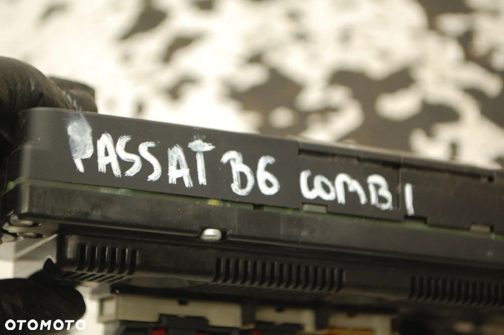 PANEL KLIMATRONIC KLIMATYZACJI VW PASSAT B6 - 8