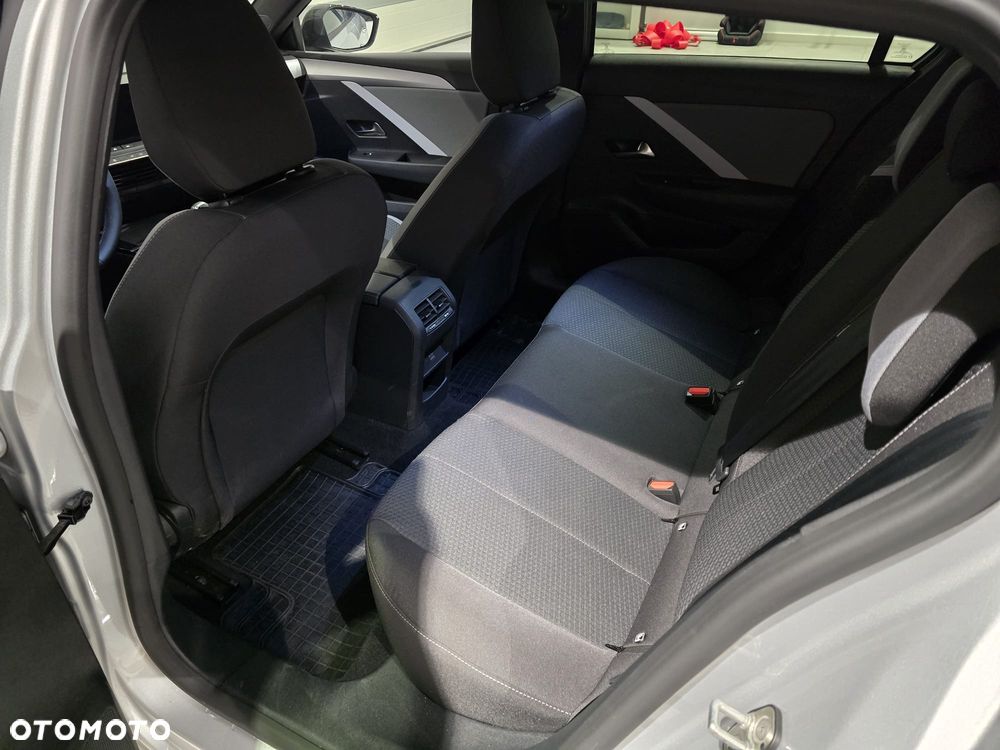 Opel Astra 1.2 T Edition S&S - 11