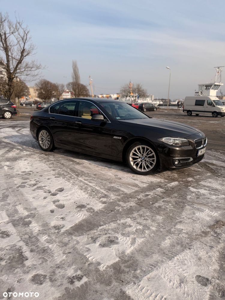 BMW Seria 5 520d xDrive Luxury Line - 1