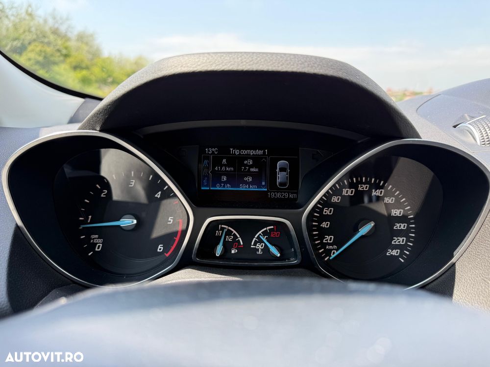 Ford Kuga 2.0 TDCi 2x4 SYNC - 9
