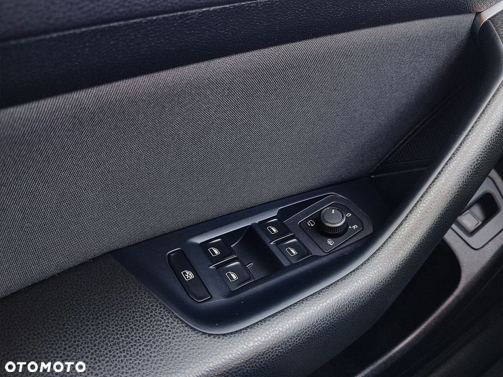 Volkswagen Passat 2.0 TDI EVO Business - 25