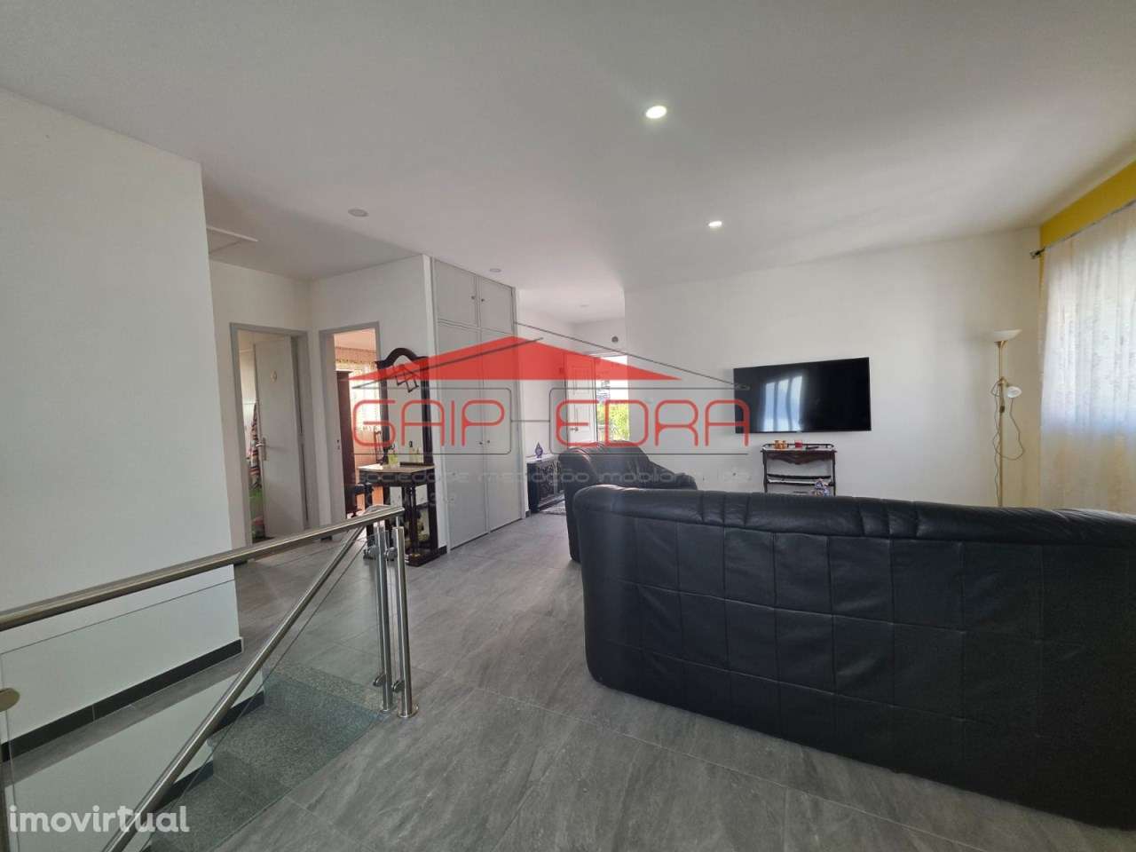 Moradia T4 com jardim e garagem em Lourosa - Grande imagem: 4/31