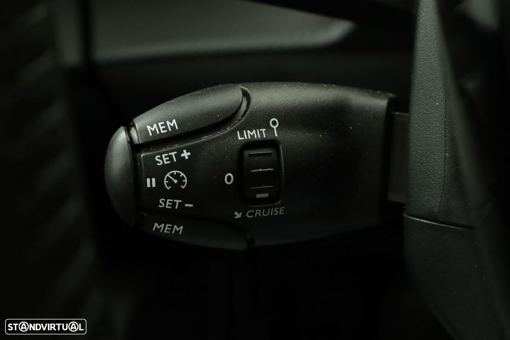 Peugeot 2008 1.2 Allure - 17