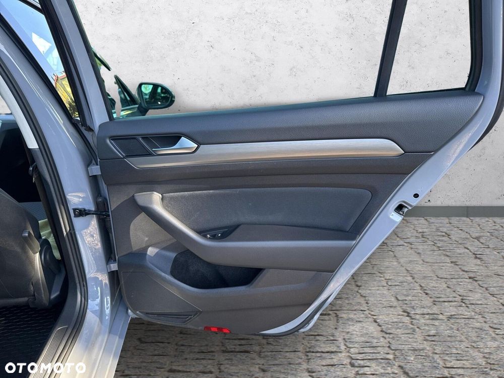 Volkswagen Passat - 39