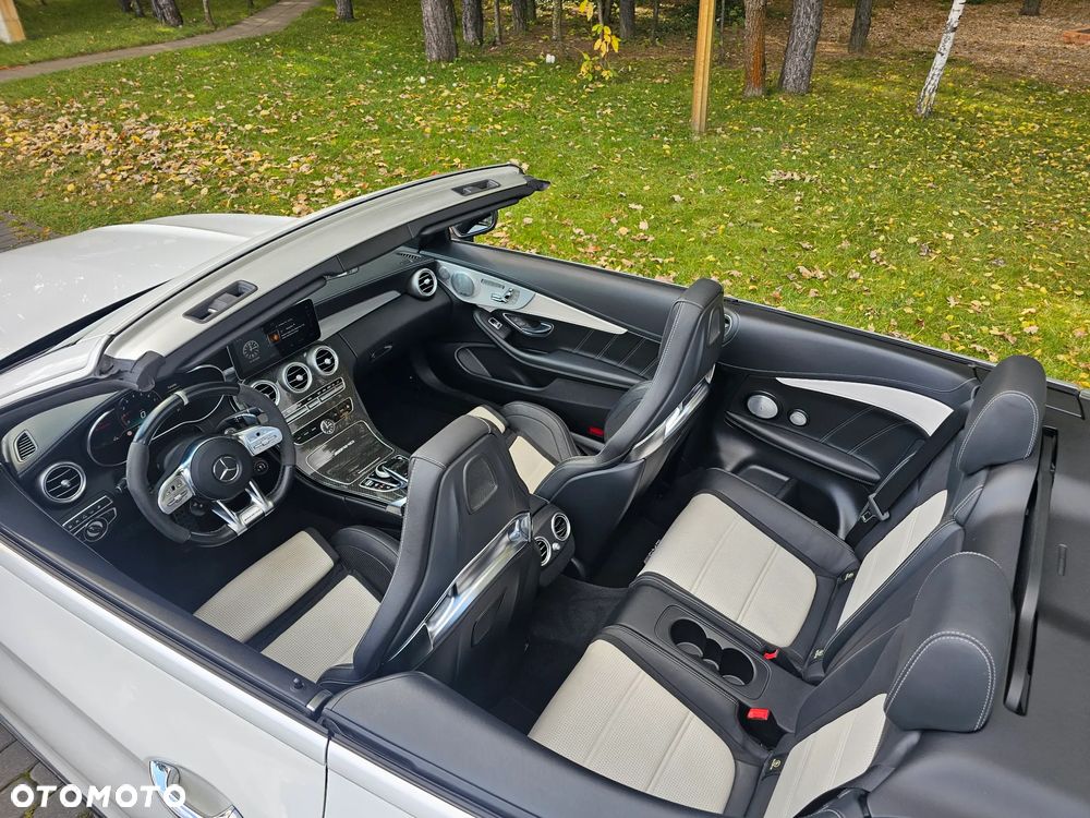 Mercedes-Benz Klasa C AMG 63 S Kabriolet - 36