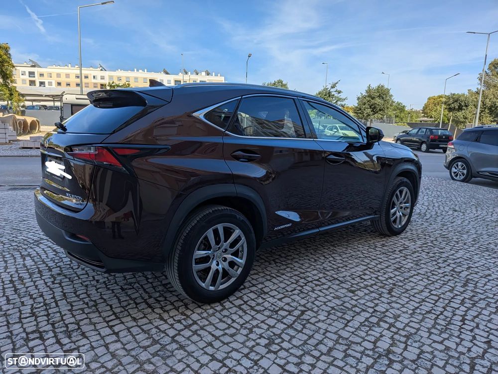 Lexus NX 300h Executive+ - 25