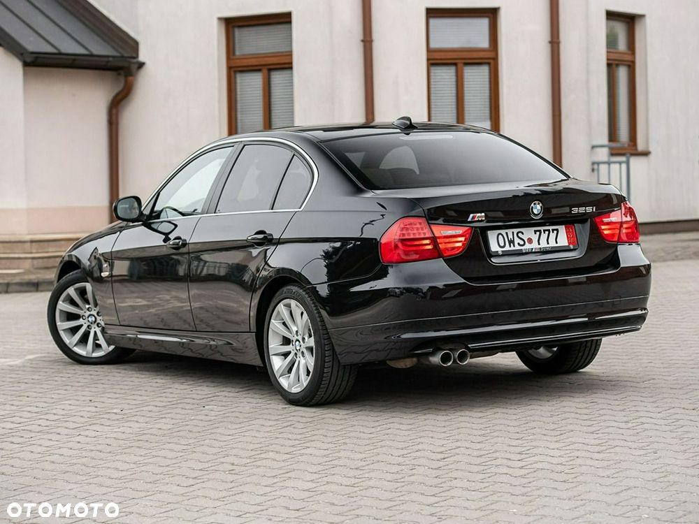 BMW Seria 3 325i Edition Sport - 15