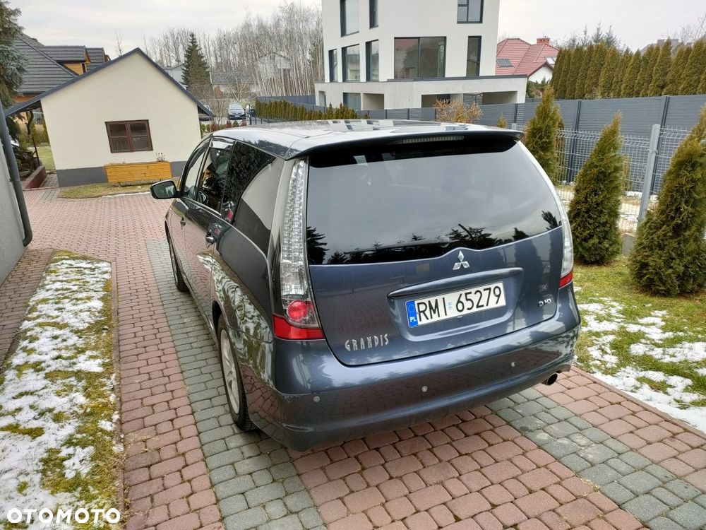 Mitsubishi Grandis - 4