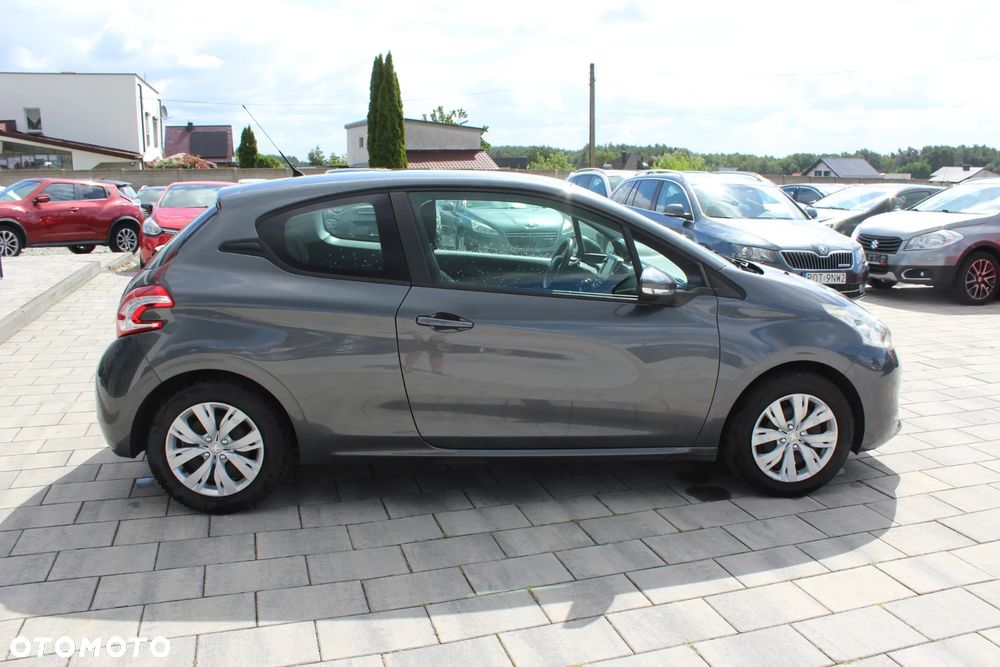 Peugeot 208 PureTech 82 Active - 11