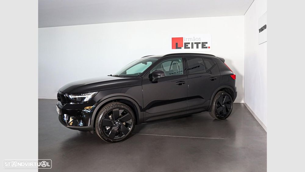 Volvo EX40 82 kWh Single Motor Extended Range Black Edition - 1