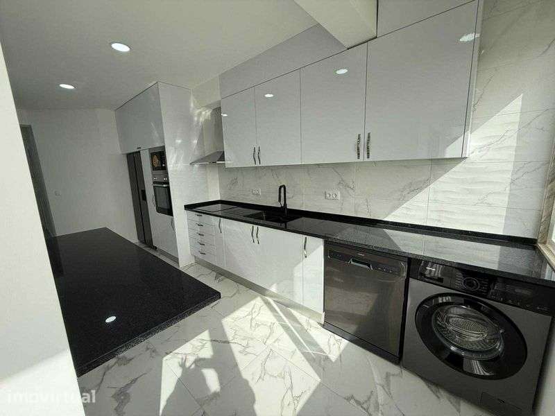 Arrenda-se Apartamento T3 com muita luz natural na Póvoa de Santa Iria - Grande imagem: 2/12