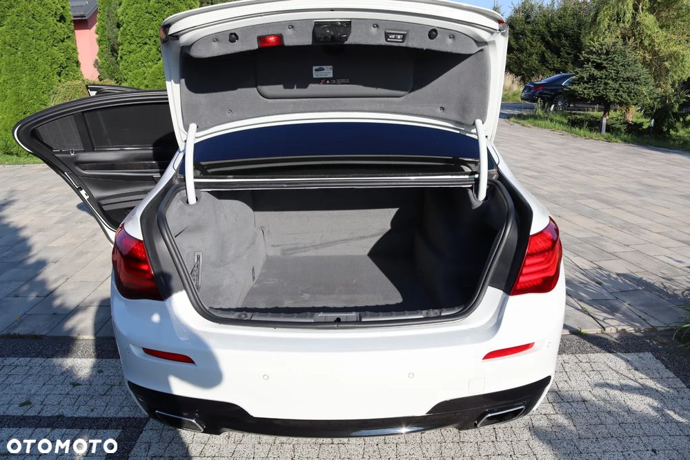 BMW Seria 7 750i - 20