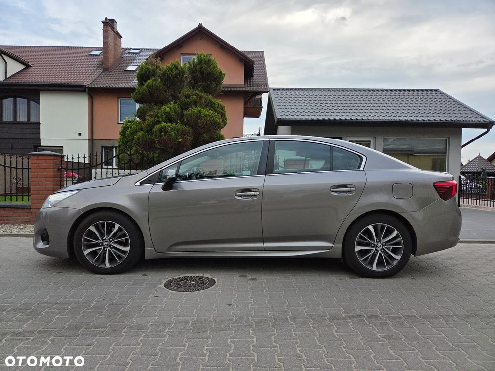 Toyota Avensis - 4