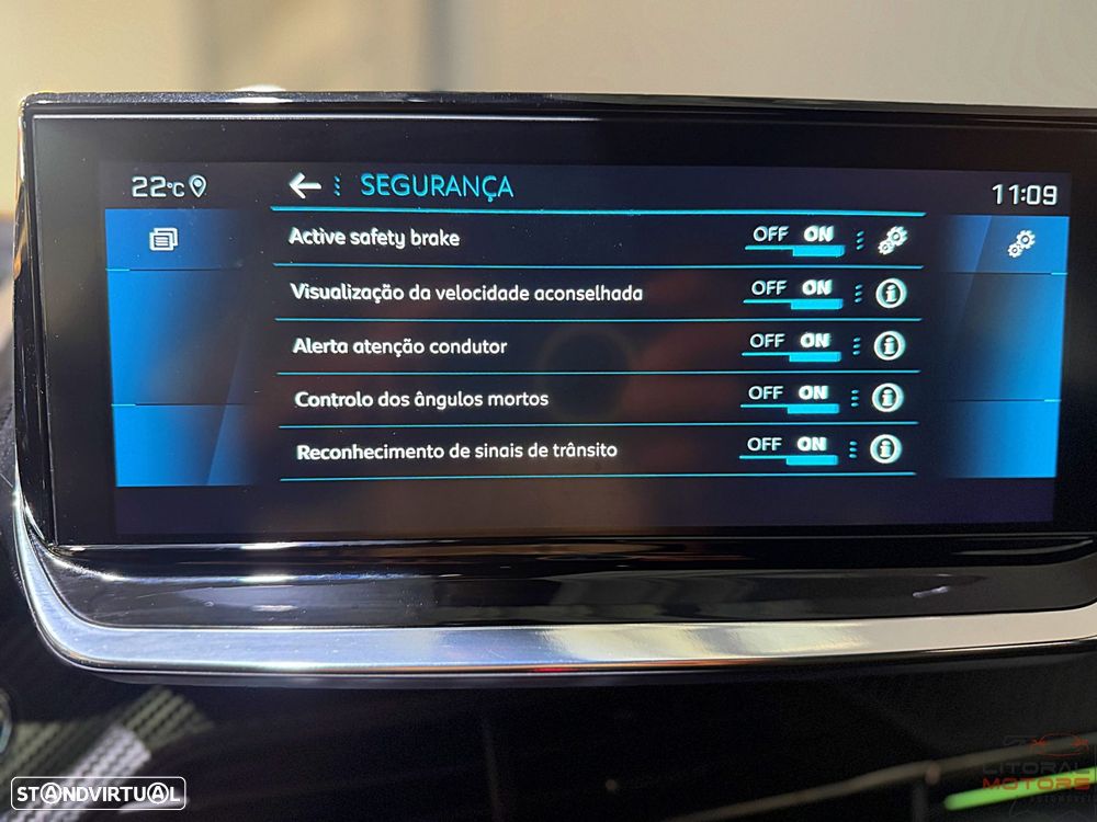 Peugeot 2008 1.2 PureTech GT Line - 32
