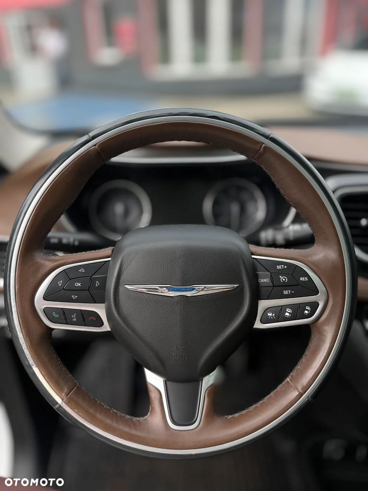Chrysler Pacifica - 10