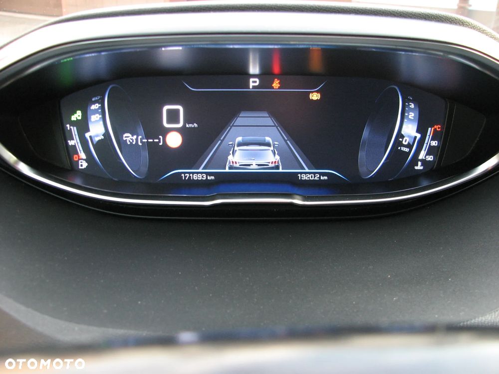 Peugeot 3008 1.5 BlueHDi Allure Pack S&S EAT8 - 26